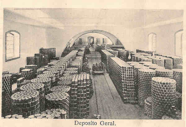 02 - Interior da Fbrica Brando Gomes & Ca - Deposito Geral - Dim. 75x50 mm.- Col. Miguel Chaby.