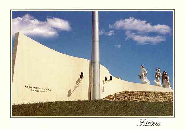 N. R-1565 - FTIMA Monumento aos trs pastorinhos - Edio do Centro de Caridade "Nossa Senhora do Perptuo Socorro" PORTO - S/D - Dimenses: 15x10,5 cm. - Col. Manuel Bia.