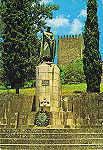 N. 936 - GUIMARES - PORTUGAL Monumento a D. Afonso Henriques e Castelo - Ed. Centro de Caridade "N. Sr. do Perptuo Socorro" - PORTO - SD - Dim. 10,4x15 cm - Col. Manuel Bia (1969)