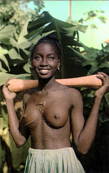 N. 122 - Rapariga Papel tatuada - Biombo - Ed. FOTO SERRA - Dim. 14x9cm - Col. Joaquim Jos Martins Mendes (1973)