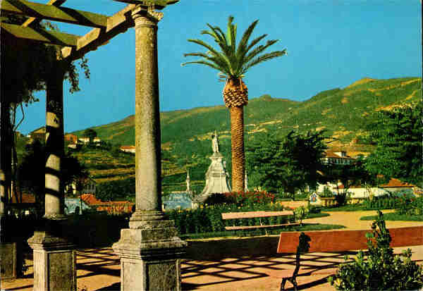 N. 307 - Monumento ao Lamego, visto do Jardim da Repblica - Lamego/Portugal - Sem indicao do editor - S/D - Dimenses: 15x10,4 cm. - Col. HJCO (Circulado em 1968)