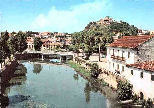 N. 352 - LEIRIA-Portugal Rio e vista parcial - Edio RAN, R. da Quintinha 70 b Lisboa - S/D - Dimenses: 15x10 cm. - Col. R. Gaspar.