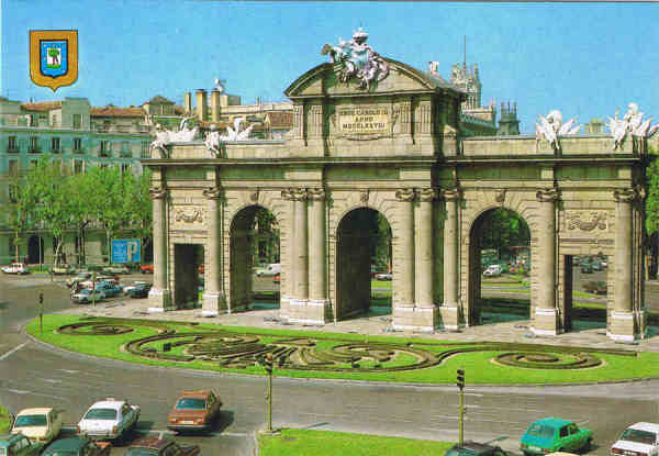 N 109 - MADRID. Puerta de Alcal - Ed. L. DOMINGUEZ Telfono 447 82 75 - MADRID. ESCUDO DE ORO FISA I.G. - Palaudarias,26 - Barcelona - Printed in Spain - SD - Dim. 14,8x10,3 cm - Col. Manuel Bia (1984)