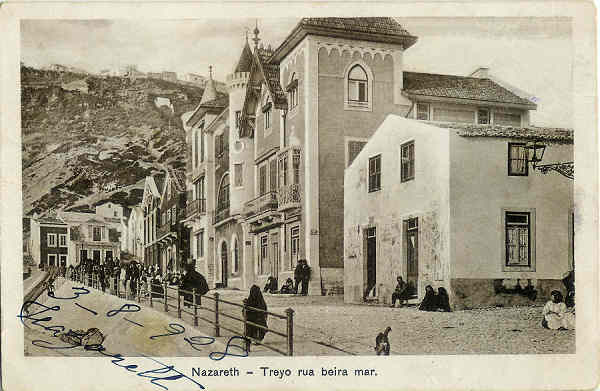 SN - Nazareth - Treyo Rua beira mar - Edio e chich de lvaro Laborinho - SD - Circulado em 1928 - Dimenso 9x14 cm - Col. Miguel Soares Lopes.