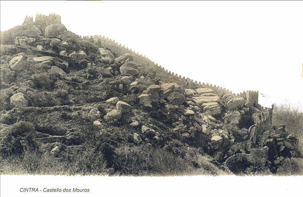 SN - SINTRA. Castello dos Mouros - Edio Tabacaria Ingleza, Praa do Duque da Terceira, 18 Lisboa - SD - Dim.13,7x9 cm - Col. A. Monge da silva (cerca de 1910)