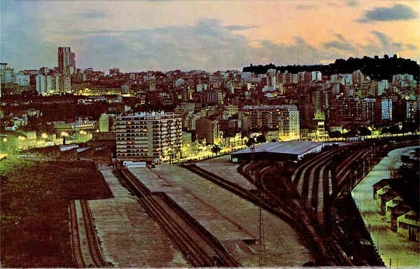N. 143 - VIGO: Vista parcial nocturna - Edio ARRIBAS, Zaragoza - S/D - Dimenses: 14,9x10,4 cm. - Col. Gaspar Albino (1960).