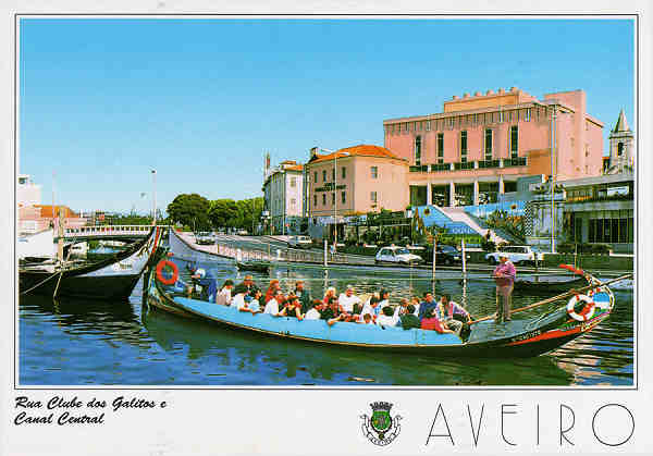 N. 21 - AVEIRO Rua Clube dos Galitos e Canal Central - Ed. Artes Grficas - SD - Dim. 15x10,5cm - Col. Mrio Silva.