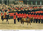 K 58 - LONDON - H.M. QUEEN ELIZABETH II AT THE TROOPING THE COLOUR CEREMONY - Ed. WESTMINSTER LONDON Distributed by KARDORAMA Ltd. (tel. Potters Bar 52781) Printed in Ireland - SD Dim. 14,9x10,5 cm - Col. Manuel Bia (1986).