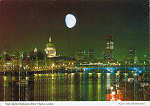 K 91 - LONDON - Skyline reflections in the River Thames at night - Ed. WESTMINSTER LONDON Distributed by KARDORAMA Ltd. (Tel. Potters Bar 52781) Printed in Ireland - SD Dim. 14,8x10,5 cm - Col. Manuel Bia (1986).