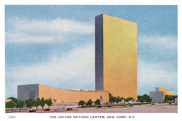 P 210 - New York City; c.1950 - United Nations Center (1) - Editor The American News Co, New York - Dim. 15,3x10,2 cm - Col. A. Monge da Silva (cerca de 1950)
