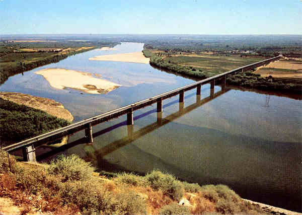 N. 922/Pr. - SANTARM Ponte sobre o Tejo - Col. Portugal Turstico - S/D - Dimenses: 14,8x10,5 cm. - Col. HJCO (1967)