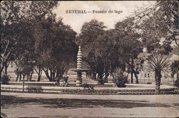 SN - SETUBAL, Passeio do Lago - Edio Alberto Malva, Lisboa - Dim.13,8x9,1 cm - Col. A. Monge da Silva (c. de 1925)