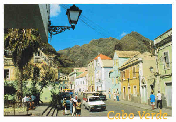 N. 84 - Imagens de Cabo Verde. Ribeira Grande. Ilha de Sto. Anto - Ed. SODADE - Berlin - St Maria * sodade@t-online.de Foto: Marit Roloff Atanazio - SD - Dim. 16,2x11,4 cm - Col. Manuel Bia (2011)