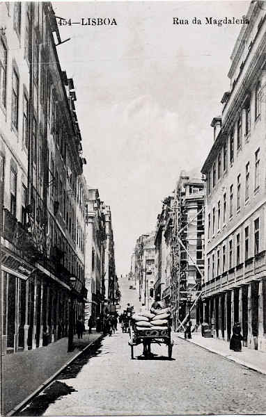 N 454 - Rua da Magdalena - Edio Rocha, Lisboa - Dim. 136x88 mm - Col. A. Monge da Silva (cerca de 1910)