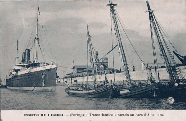 N 1497 - Transatlantico atracado no Caes d'Alcantara - Edio F.A.Martins, Lisboa - Dim. 138x90 mm - Usado em 1909 - Col. A. Monge da Silva (cerca de 1905)