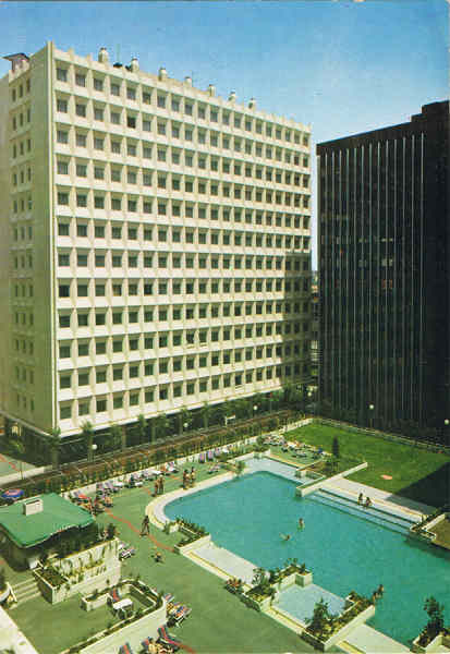 SN - Hotel Apartamentos CENTRO NORTE Agustn de Fox,31 MADRID - 16  Piscina y Galeria Comercial - ED. PRENSA INTERNACIONAL,S.A. BERGAS Industrias Grficas 1976 - Dim. 10,2x14,7 cm - Col. Manuel Bia (1984)