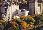 SN - Frank Lloyd Wright - GUGGENHEIM Museum, New York, 1943-59  Aerial view - Ed. The image of the Solomon R. Guggenheim Museum is a registered trademark of The Solomon R. Guggenheim Foundation, New York Photo: David Heald. 2010 SRGF. NY Printed in USA - Dim. 15,2x10,8 cm - Col. Ftima Manuela Bia (2011)