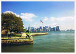 N 62981 - Beyond Ellis Island, the New York City skyline hints at the possibilities and promise of a new life in the United States - Ed. Impact www.impactphotographics.com Photographer - Joe Luman, Terrell Creative - SD - Dim. 15x10,7 cm - Col. Ftima Manuela Bia (2011)