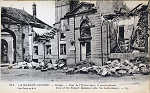 814 - La Grande Guerre. Verdun, Cour de LEvch aprs le bombardement - Edition  Lev, Fils & Cie , Paris - Dim. 140x87 mm . Col. A. Monge da Silva (cerca de 1920)