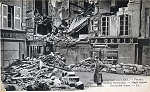 819 - La Grande Guerre. Verdun, Place Mazel, maisons bombardes - Edition  Lev, Fils & Cie , Paris - Dim. 140x87 mm . Col. A. Monge da Silva (cerca de 1920)