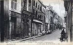 821- La Grande Guerre. Verdun, Une rue aprs le bombardement - Edition  Lev, Fils & Cie , Paris - Dim. 140x87 mm . Col. A. Monge da Silva (cerca de 1920)