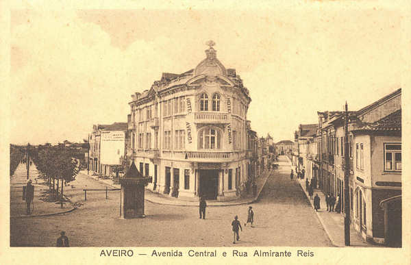 SN - Aveiro. Avenida Central e Rua Almirante Reis - Ed. Souto Ratolla, Aveiro - SD - Dim. 138x89 mm - Col. nio Semedo