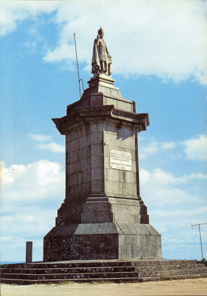 N 65 - Guimares. Portugal - Monumento a Pio IX - Ed. annima - SD - Dim. 150x105 mm - Col. Graa Maia