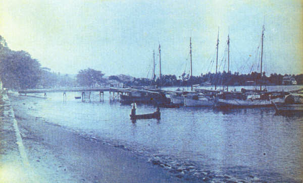 SN - Porto de Dili - Edio annima -  SD - Dim. ??x?? cm - Col. Monge da Silva (Cerca de 1910)