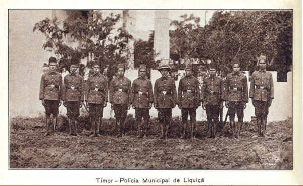 SN - Timor - Polcia Municipal de Liqui - Edio da Circunscrio Civil de Liqui -  SD - Dim. ??x?? cm - Col. Monge da Silva (Cerca de 1925)