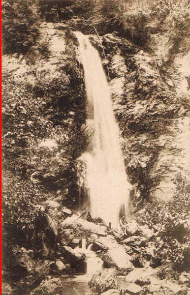 SN - Timor Portugus - Uma cascata - Alas - Edio da Misso - SD - Dim. ??x?? cm - Col. Monge da Silva (Cerca de 1927)