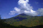SN - Pico do Tata-Mai-Lau (2960 m) - Fotos e edio Rui Fonseca, 2005 - Dim. ???x??? mm - Col. Monge da Silva