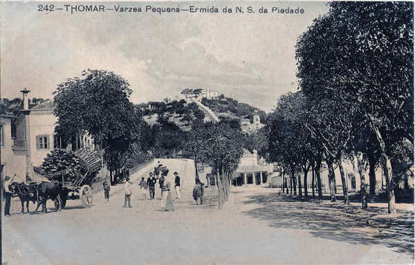 N 242 - Vrzea Pequena, Ermida de N. S. da Piedade - Edio S.R. - Dim. 141x90 mm Col. A. Monge da Silva (cerca de 1910)