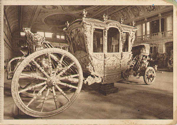 N 4 - Coche de D. Maria Ana de ustria - sc. XVIII - Edio Museu Nacional dos Coches - SD - Dim. 9,8x14 cm - Col. Baslio Ministro