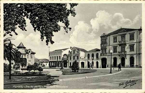 S/N - POMBAL-Trecho da Rua Alexandre Herculano - Edio de AIRES dos SANTOS SOTA, Pombal - Foto Beleza (Porto) - S/D - Dimenses: 14x9 cm. - Col. niol Curvo Semedo (Circulado em 1952)