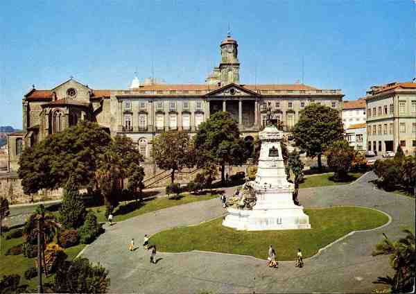 N. 1560 - PORTO: Infante D. Henrique e Palcio da Bolsa - Edies OCASO - Portugal Turstico - S/D - Dimenses: 14,7x10,4 cm. - Col. Ftima Bia.