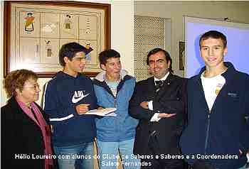 Hlio Loureiro com alunos do Clube de Saberes e Sabores e a Coordenadora Salete Fernandes.