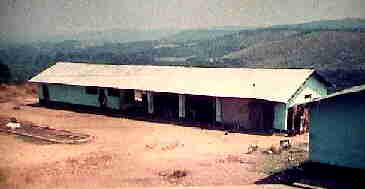 Cantina e refeitrio da 3 Companhia de Caadores do B. Ca. 4511. Quimbele (Angola), 1973.