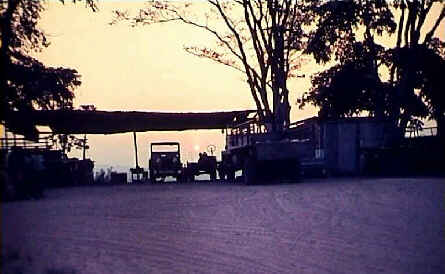 Parque auto da 3 Companhia do Batalho de Caadores 4511 em Quimbele, nas traseiras da messe de oficiais. Angola - 1973