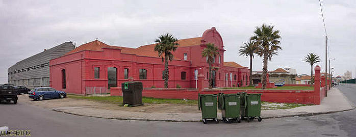 Edifcio que subsistiu da antiga fbrica Brando Gomes, actualmente o Museu Municipal de Espinho. Clicar para ampliar.