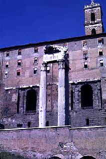 Templo de Vespasiano.