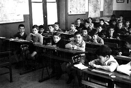 Fotografia da segunda classe, na Escola Primria N. 1 de Espinho, em 1953. (Clicar para aumentar)