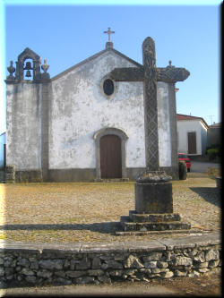 Cruzeiro da Capela de Nossa Senhora da Tojeirinha. Clicar para ampliar.