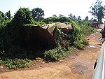 Tanque abandonado pela UNITA numa rua do Negaje.