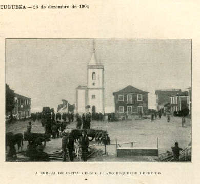 A igreja de Espinho com o lado esquerdo derrudo. Clicar para ampliar.