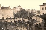 Procisso das Cinzas, em 1922. Ao centro, a Ponte das Almas.