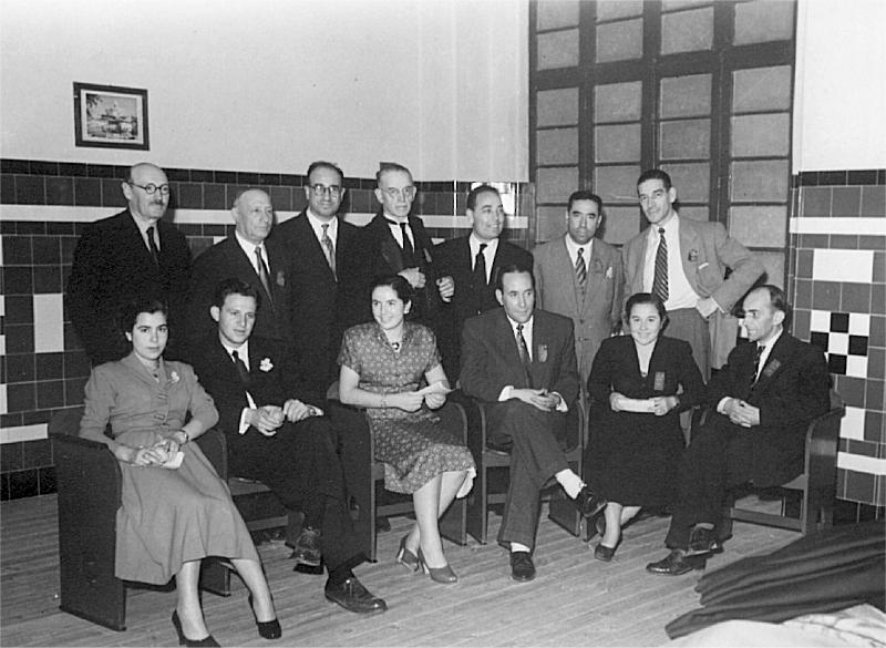 Em 1952, no teatro Aveirense.