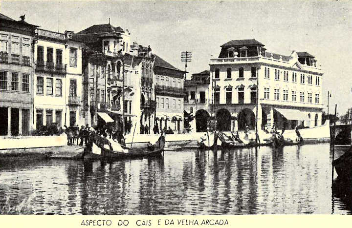 Aveiro - Aspecto do cais e da velha arcada