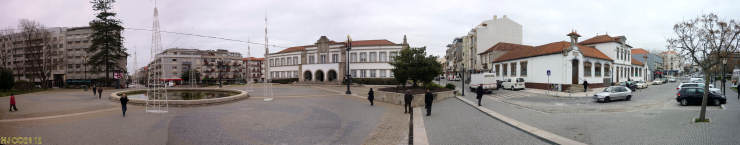 Cmara Municipal e edifcio da antiga Escola Primria N 1. Clicar para ampliar.