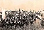 Aspecto do Canal Central em 24 de Maro de 1922, vendo-se na margem  esquerda as edificaes de madeira para a Feira de Maro.