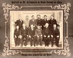 Grupo de Mordomos de 1904. (Imagem com a moldura em carto - Foto de D. Maria Virgnia)